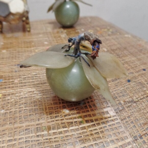 Lot of 5 Chinese Carved Jade Stone Fruit Apples Pear Peach And Grapes Vintage - Picture 10 of 16